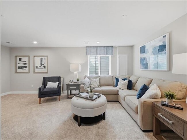 Building Photo - 201 Yellowwood Ct