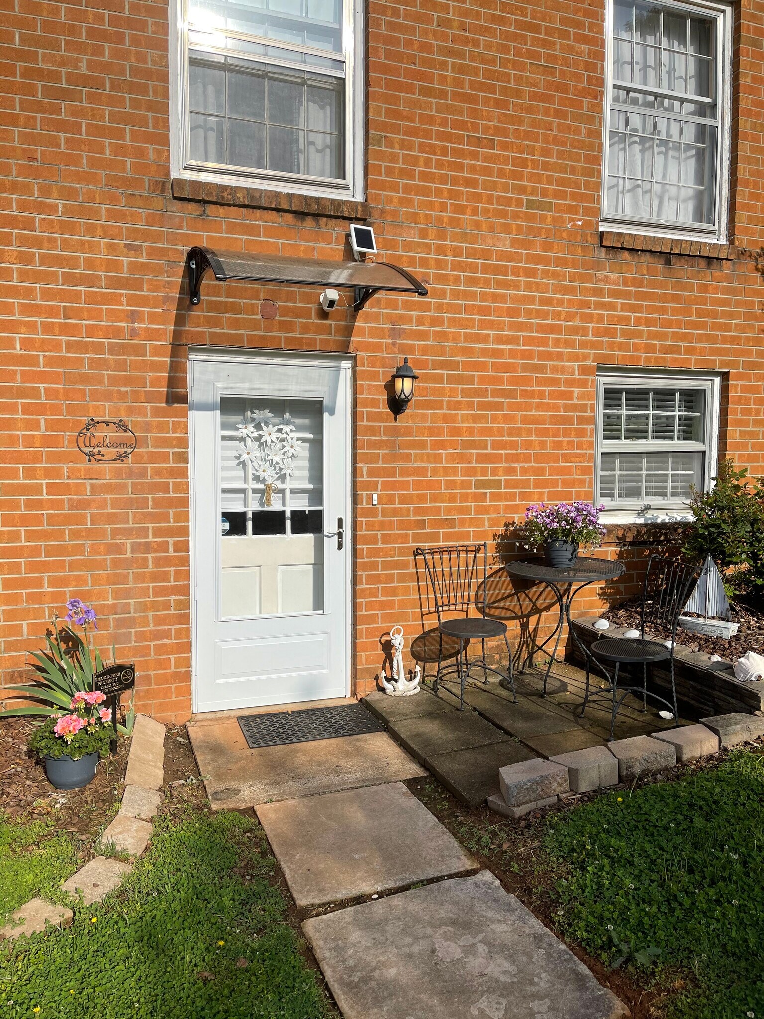 Building Photo - 220 Pearson Dr