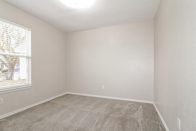 Building Photo - 2624 Briar Patch Way