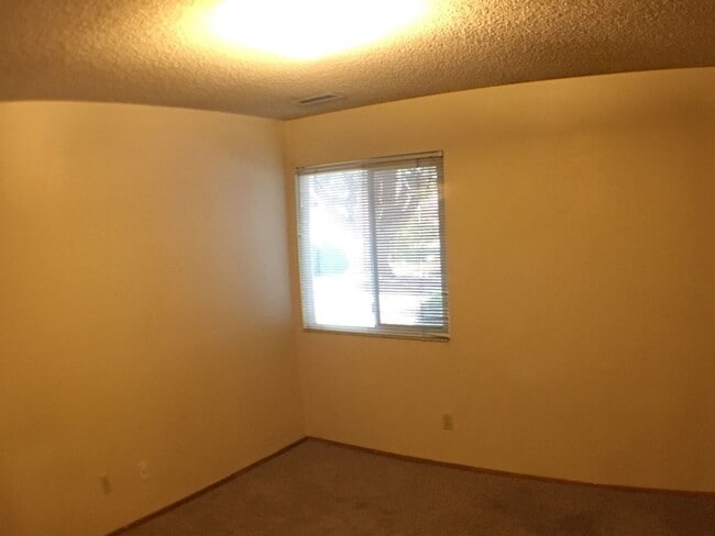 Building Photo - Nice single level home on cul de sac in Foxglenn neighborhood