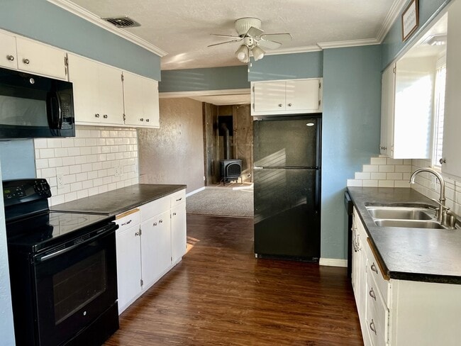 Building Photo - 366 S 100 E