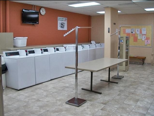 Building Photo - 54 E Chestnut St