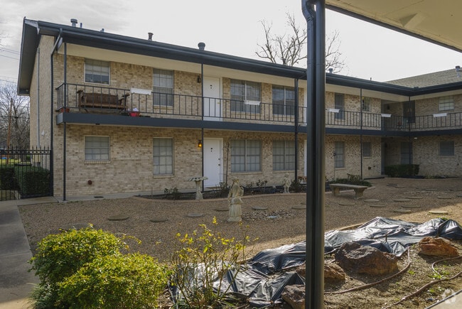 Building Photo - 3822 Stonewall St