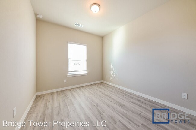 Building Photo - 4 br, 2.5 bath House - 4072 Dayton Drive