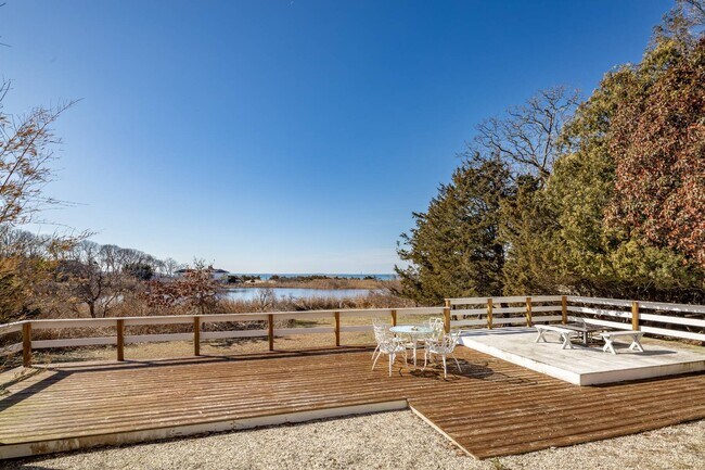 Building Photo - 20 Bay Inlet Rd