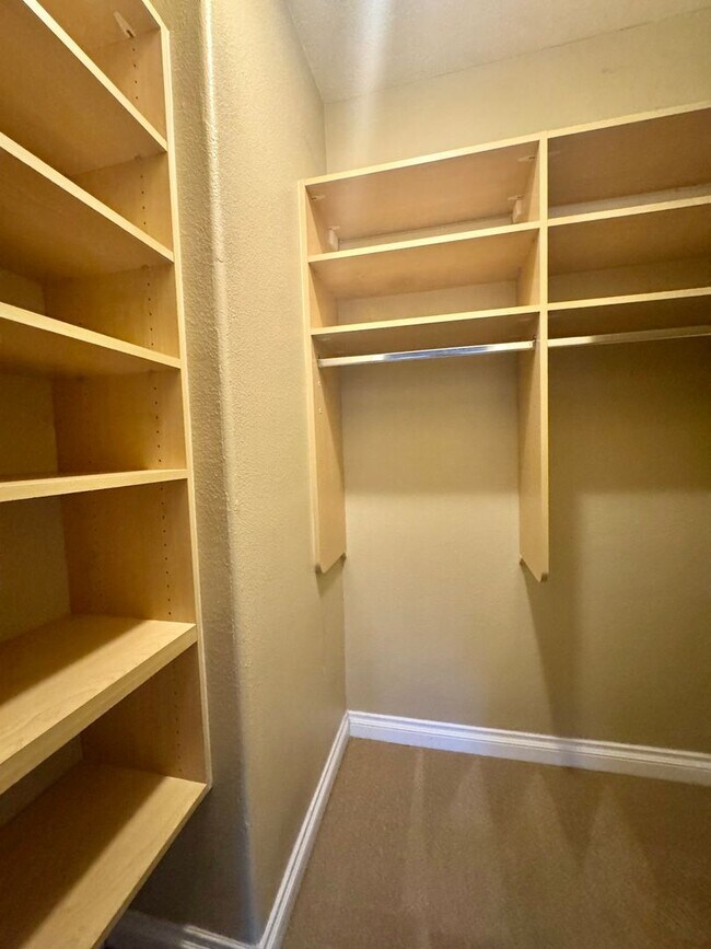 Building Photo - 3 Bedroom spacious home in Aliso Viejo (Ti...