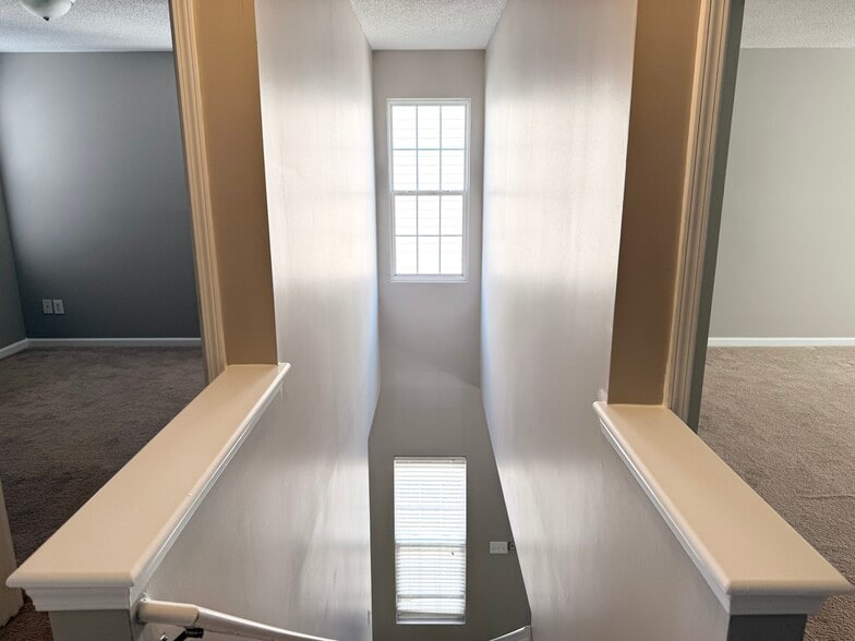 Building Photo - 4442 Snowcrest Ln