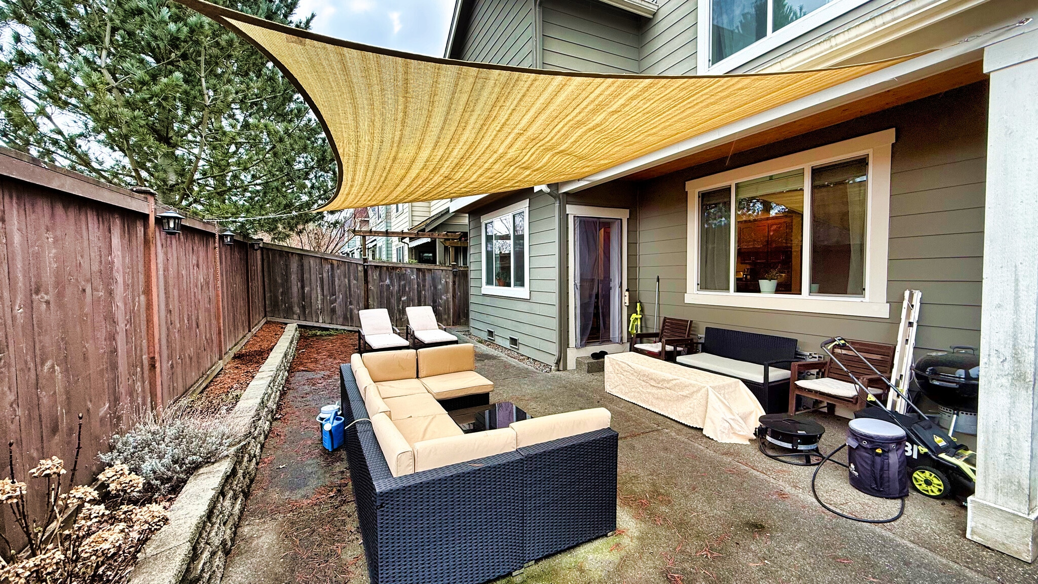 Building Photo - 14600 19th Ave W