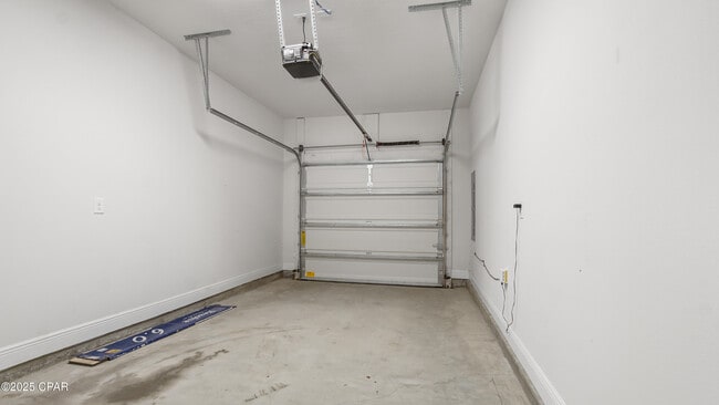 Building Photo - 7675 Shadow Lake Dr