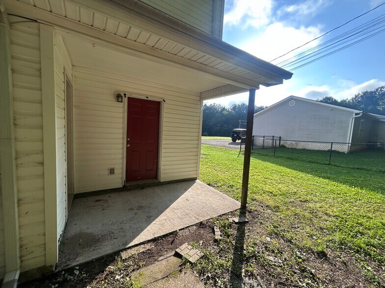 Building Photo - 9894 Bettis Estates Ln