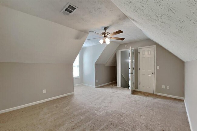 Building Photo - 2048 Glen Hope Trace