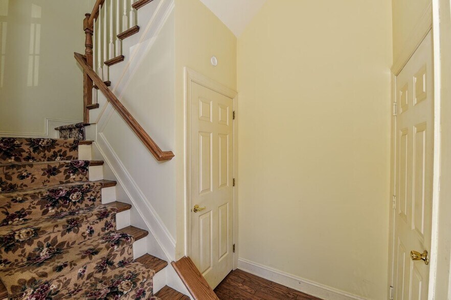 Building Photo - 66 Pheasant Run