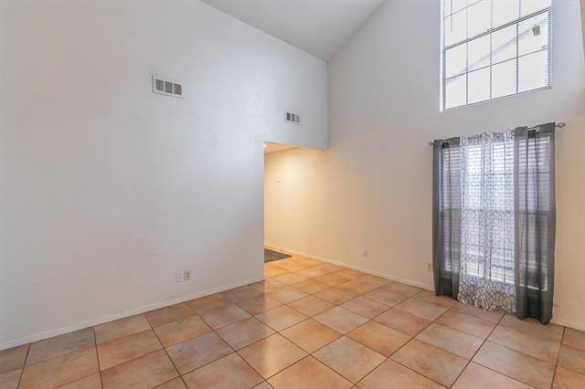 Building Photo - 611 Lost Springs Ct