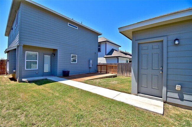 Building Photo - 317 Clearlake Dr