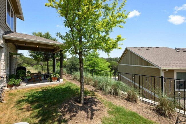 Building Photo - 516 E Slaughter Ln