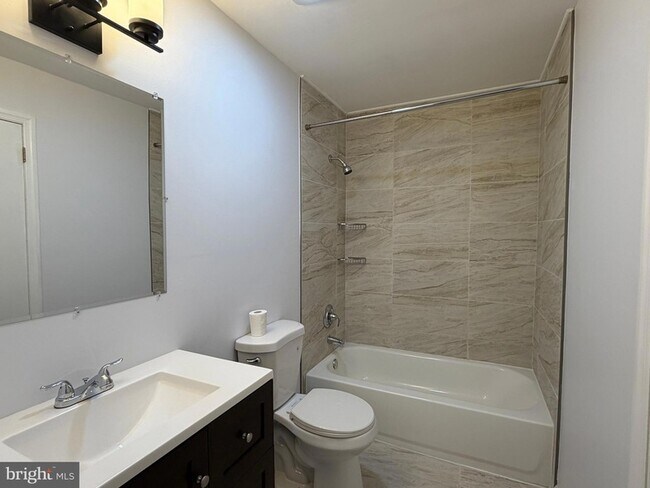 Building Photo - 99 Brookview Cir