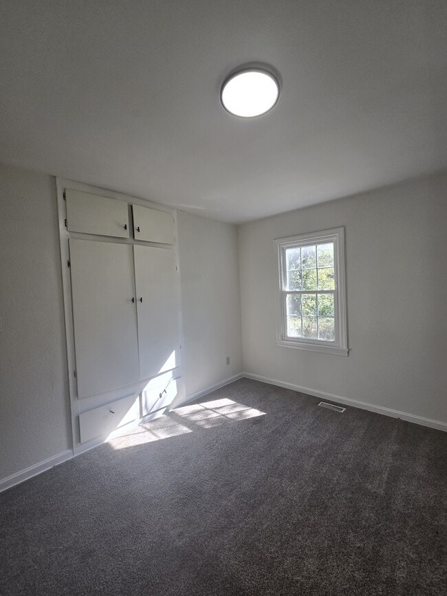 Building Photo - 1334 N Estelle St