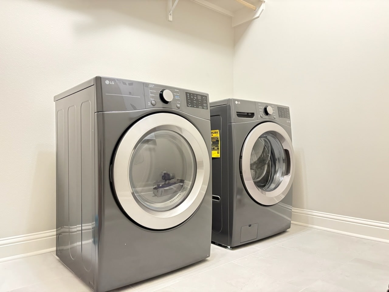 Laundry - 3492 Waterbury Ave
