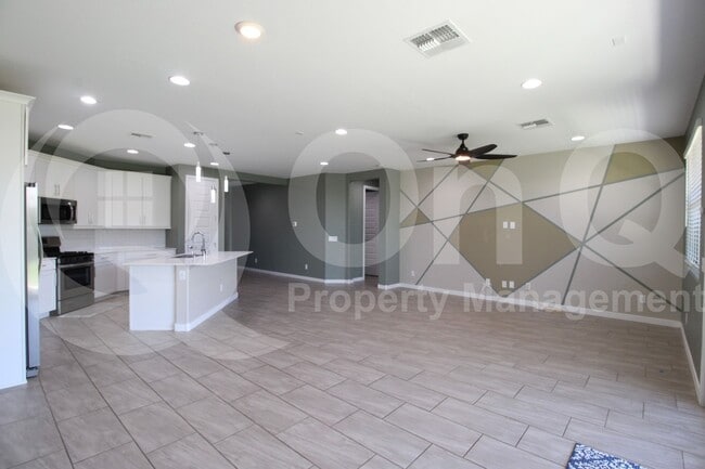 Building Photo - 2207 E Citadel Dr