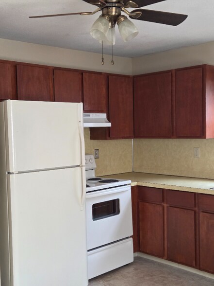 Building Photo - 76 William St