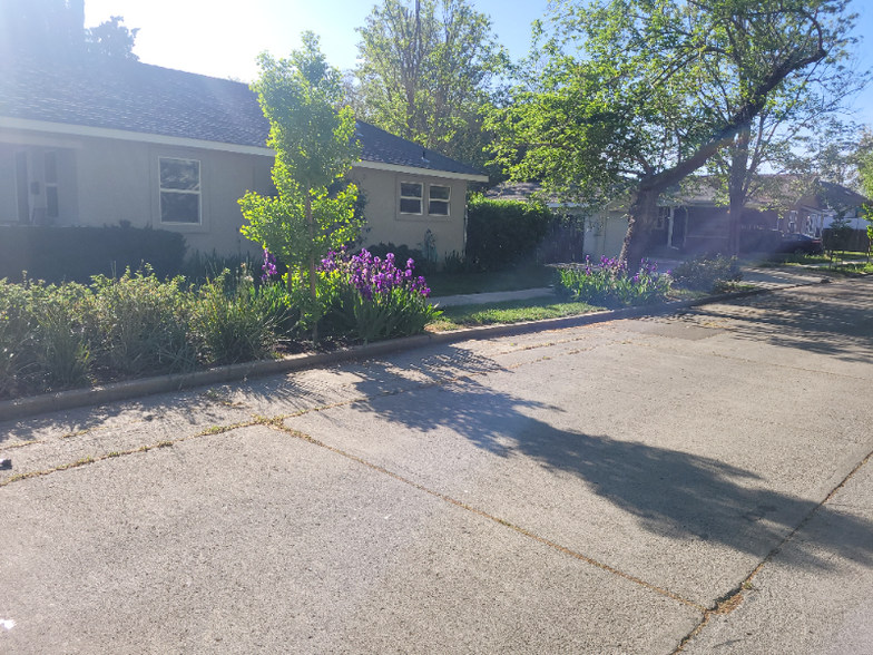 Building Photo - 360 W Highland Ave