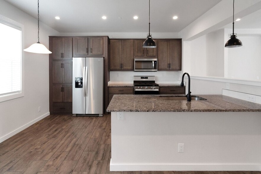 Building Photo - 461 Muse Dr