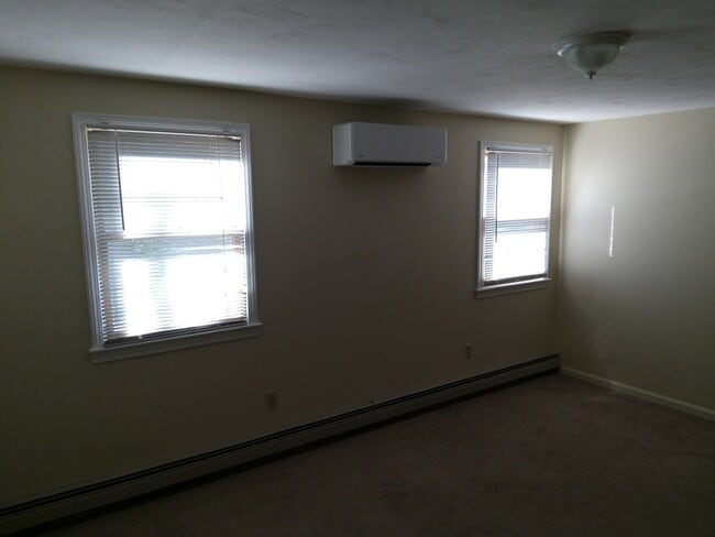 Building Photo - 15 Catalpa Cir