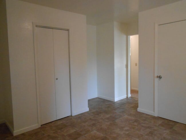 Building Photo - Cute 2 Bedroom, 1 Bathroom Home in the orc...