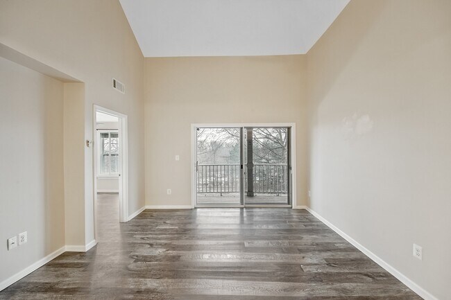 Building Photo - 1060 Gardenview Loop