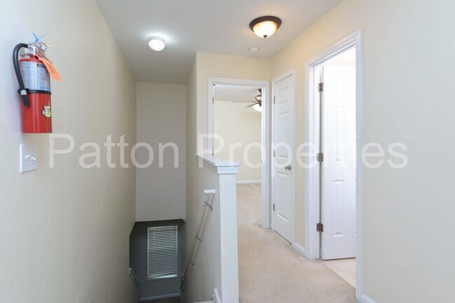 Building Photo - Rosewood Hills Home