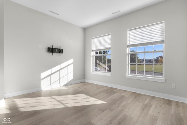 Building Photo - 812 Kinzer Ave