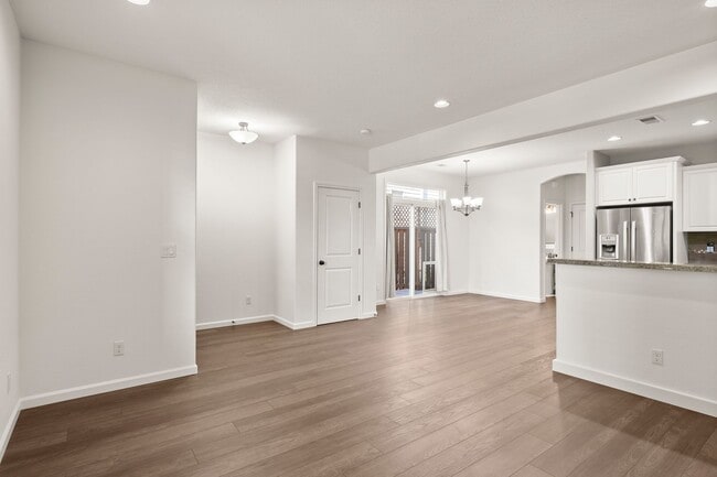 Building Photo - Stunning 3-Bedroom, 2.5-Bath Home in the C...
