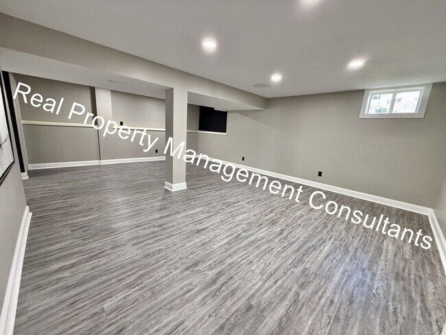 Building Photo - Stunning 4-Bedroom Home with Outdoor Oasis