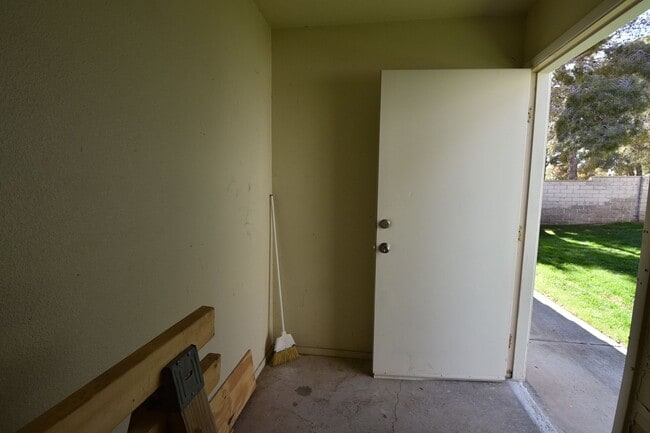 Building Photo - Cozy 2-Bedroom Condo at The Lakes – 2nd Fl...