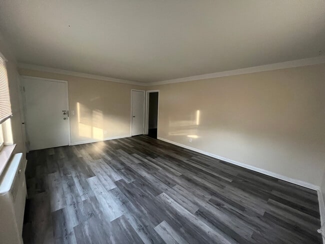 Building Photo - 3166 Werk Rd