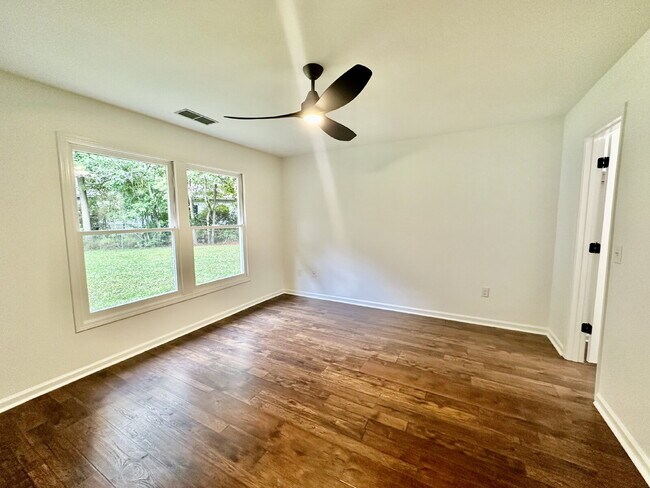 Building Photo - Completely Remodeled Ranch Style Home in the Heart of Downtown Bluffton and no HOA!