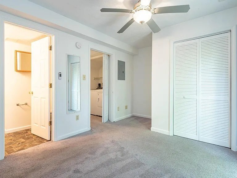 Building Photo - 731 E Sherwood Hills Dr