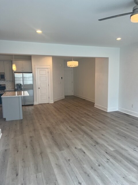 Building Photo - Stunning 3BR/3.5BA with 2+ car attached ga...