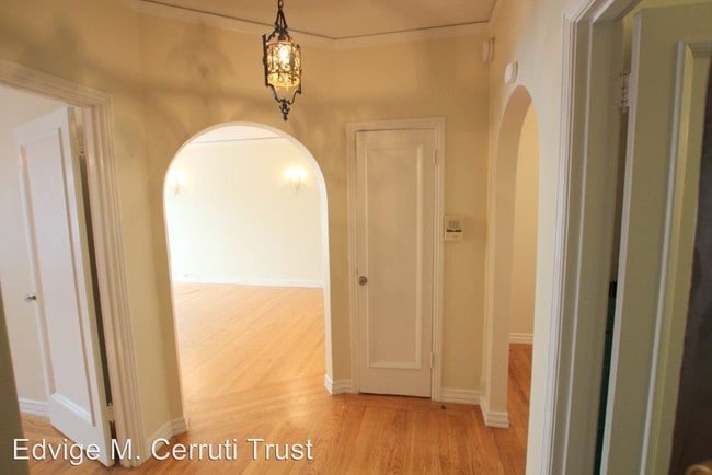 Building Photo - 3636 Scott St