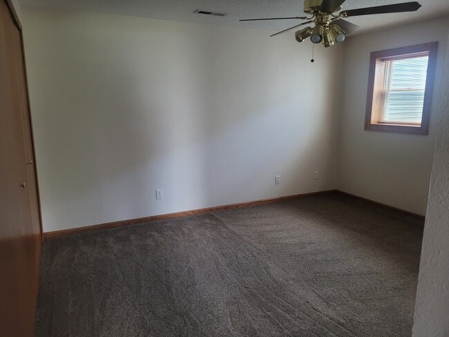 Building Photo - Sunnyslope Dr