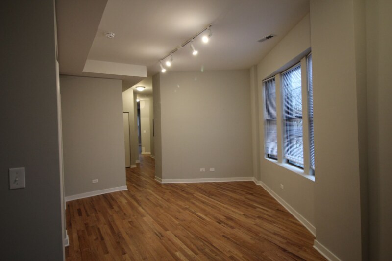 Building Photo - 4200 N Milwaukee Ave