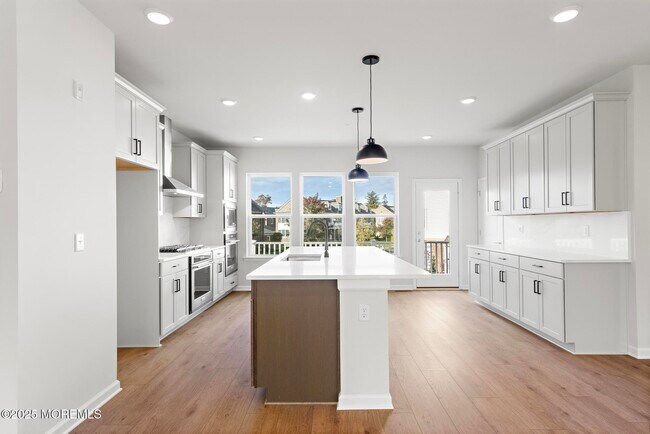 Building Photo - 20 Barton Ave