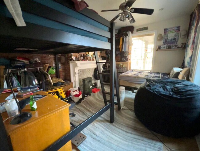 Building Photo - 3212 Winter St