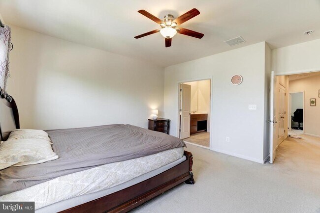 Building Photo - 22802 Goldsborough Ter