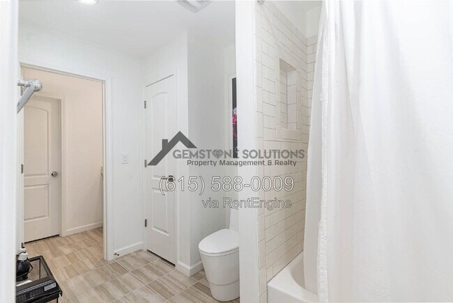 Building Photo - 6343 Wildwood Dr