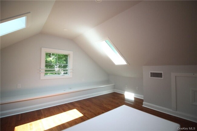 Building Photo - 691 Long Pond Rd