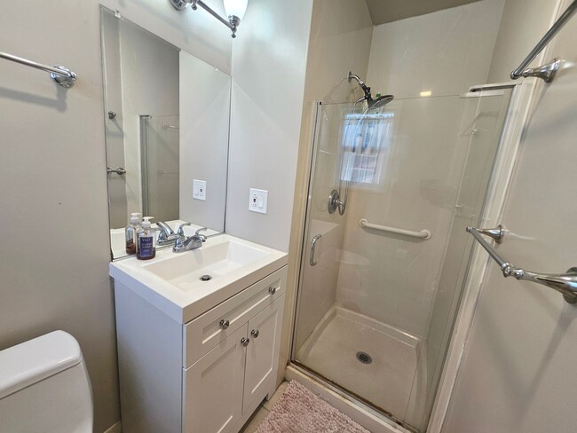 Building Photo - Charming Walnut Creek Ranch-Style Home