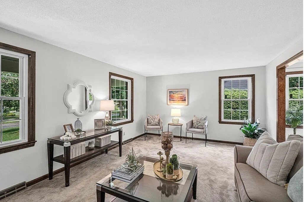 Building Photo - 867 Shaker Rd