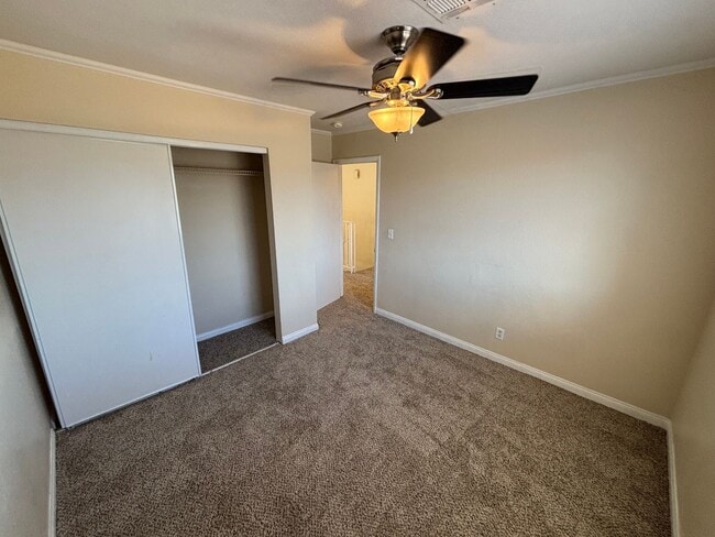 Building Photo - Spacious 3BED/3BATH Two story home located...