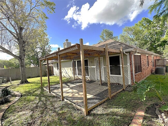 Building Photo - 4910 Linden Pl